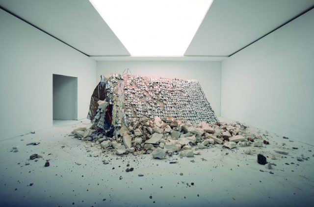 HUGO AVETA. "Casa de las tejas". 2011